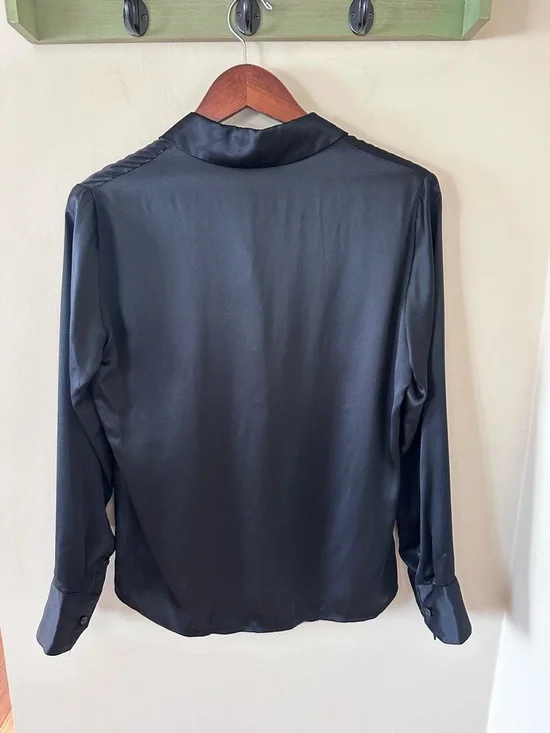 Reformation Sky Silk Top Black - Picture 9 of 9